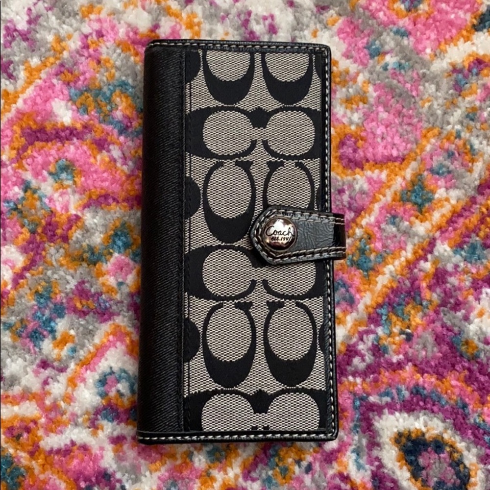 Coach bifold wallet in signature canvas
